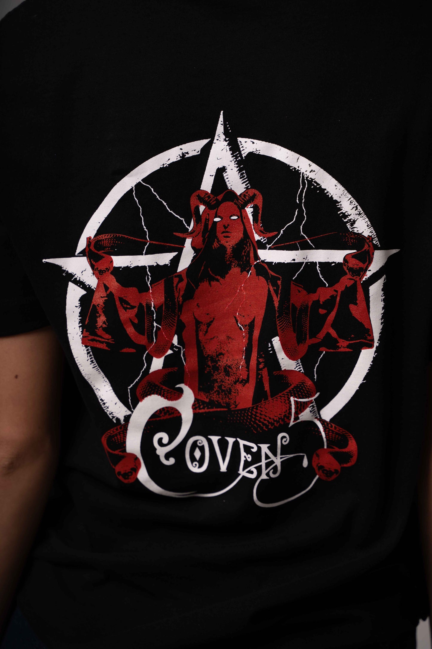 Тениска на Coven 5 - "Osculum Mortis Serpentis"